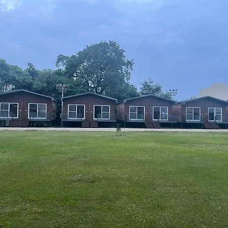 Vrindavan Greens Resort Удайпур Екстериор снимка