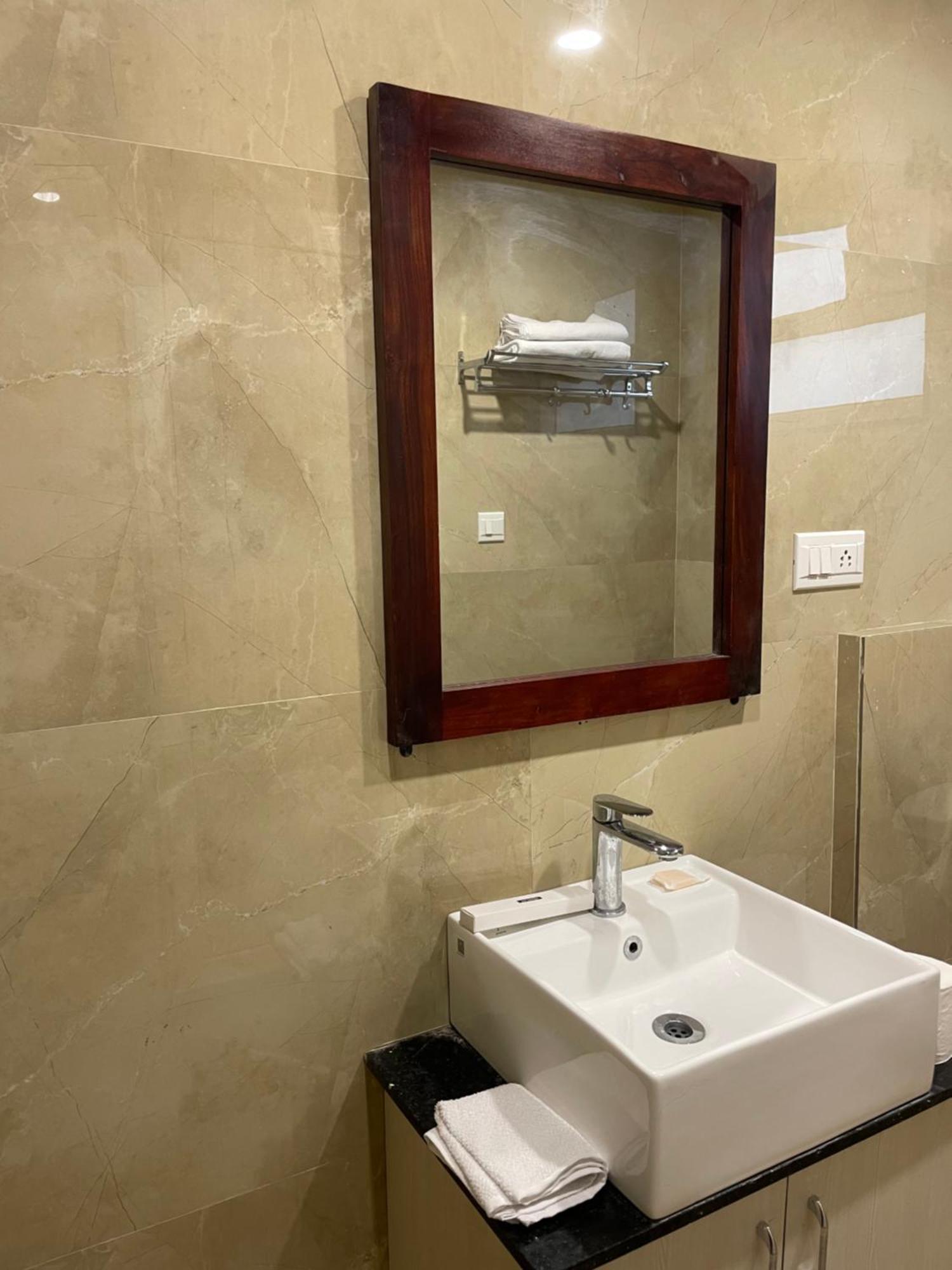 Vrindavan Greens Resort Удайпур Екстериор снимка