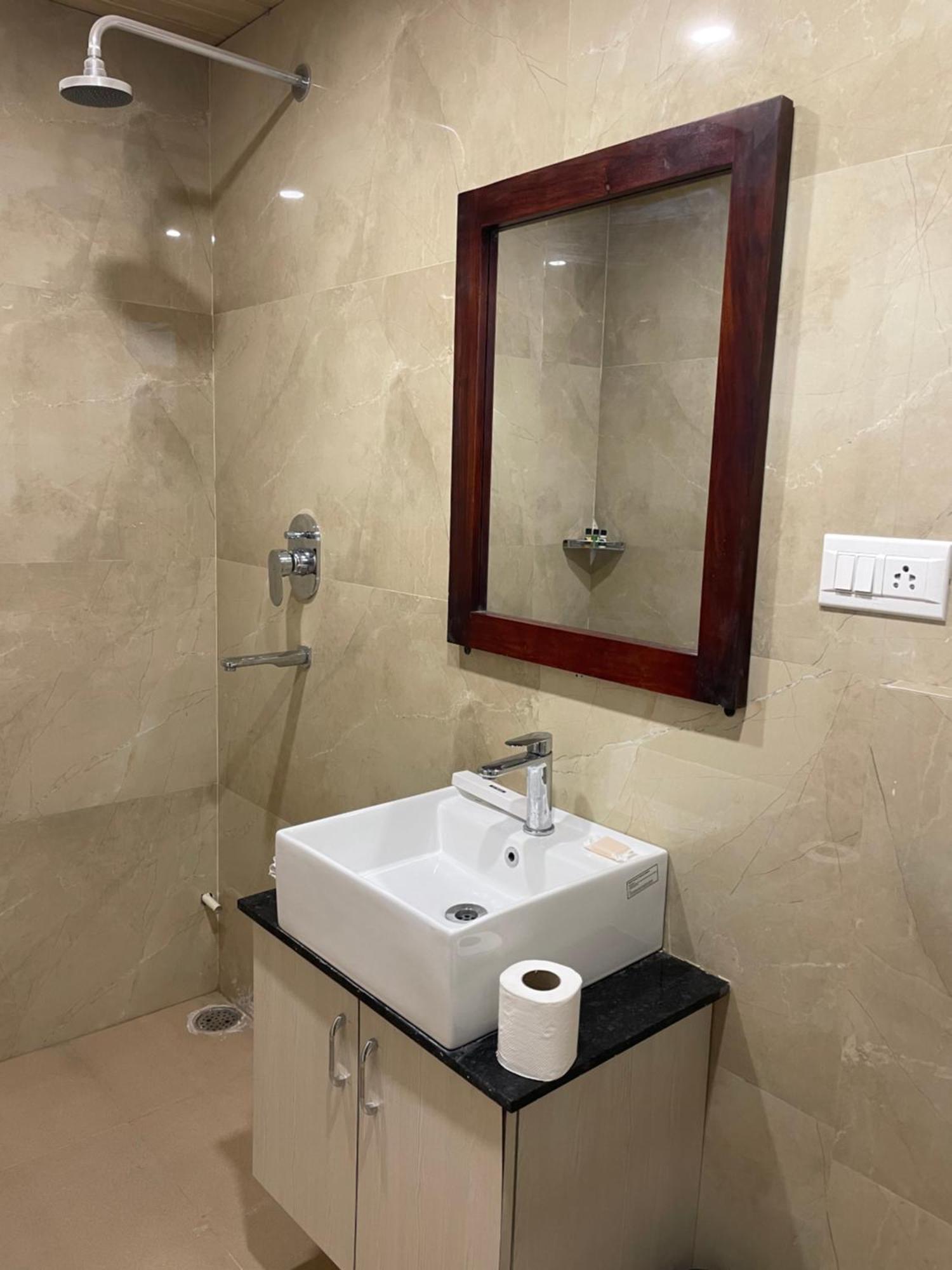 Vrindavan Greens Resort Удайпур Екстериор снимка