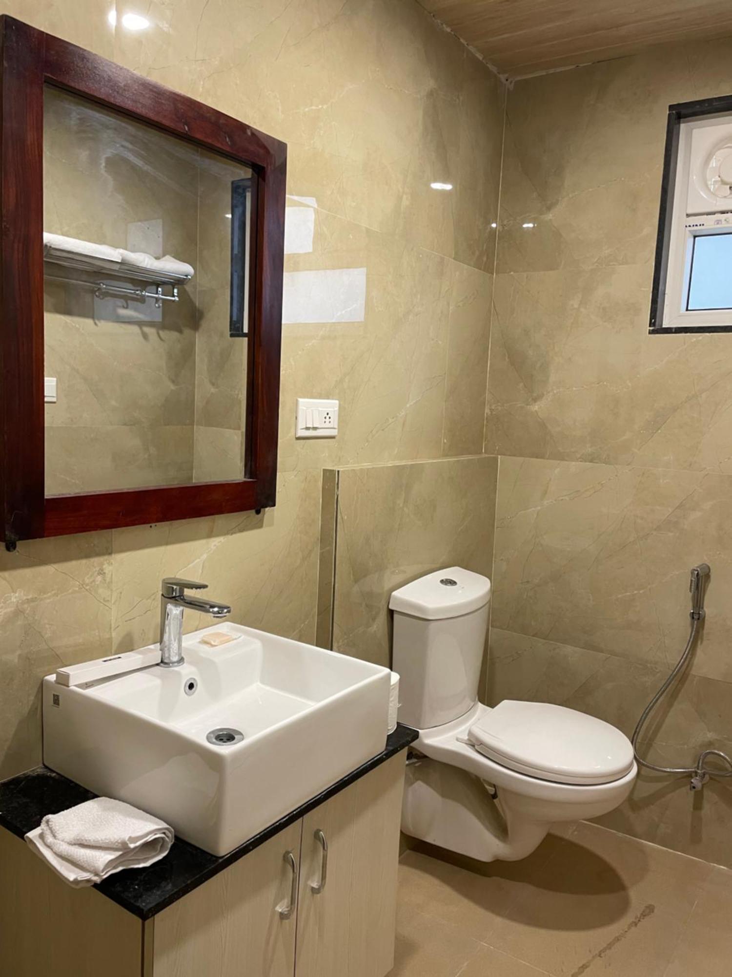 Vrindavan Greens Resort Удайпур Екстериор снимка