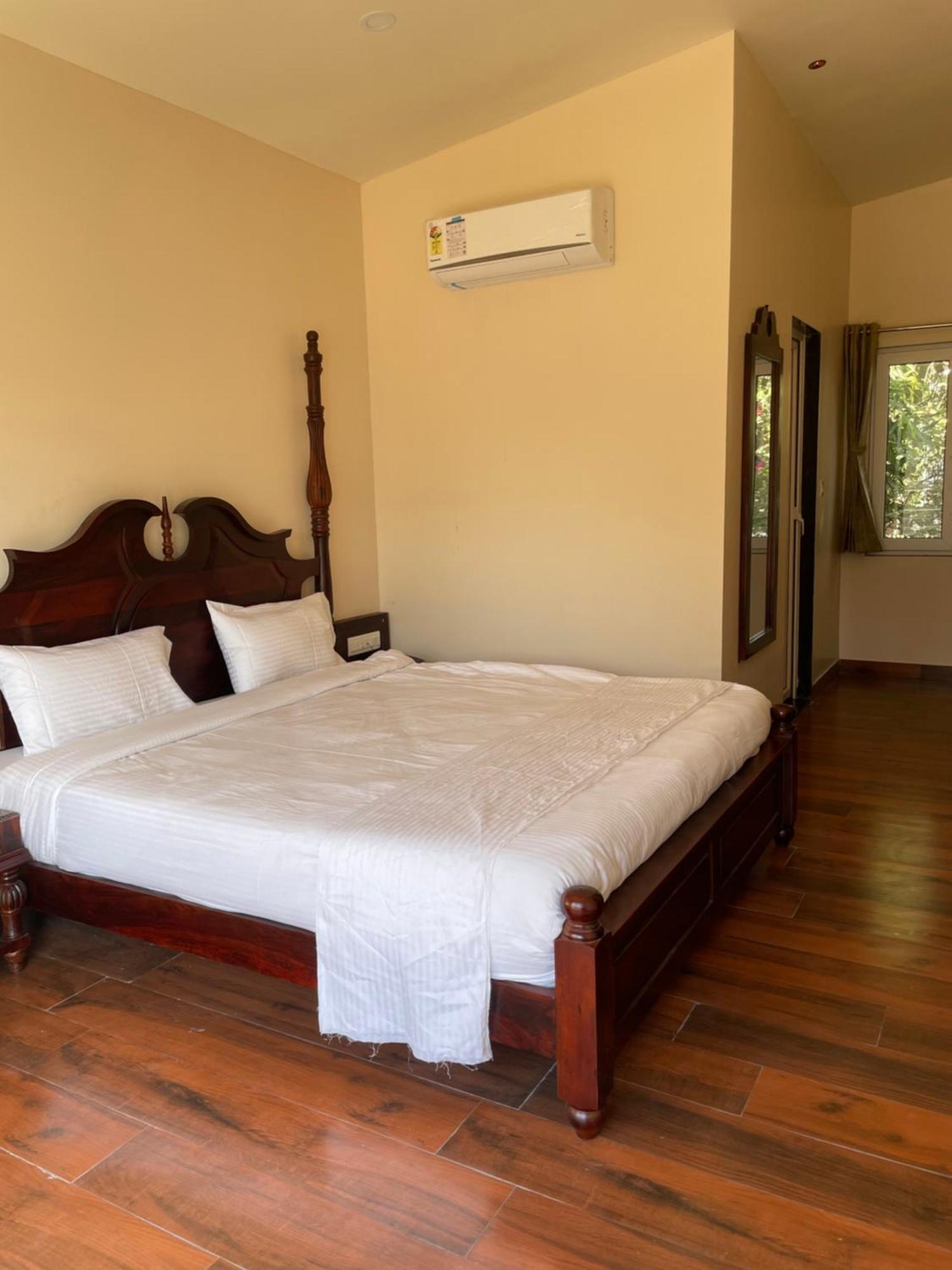 Vrindavan Greens Resort Удайпур Екстериор снимка