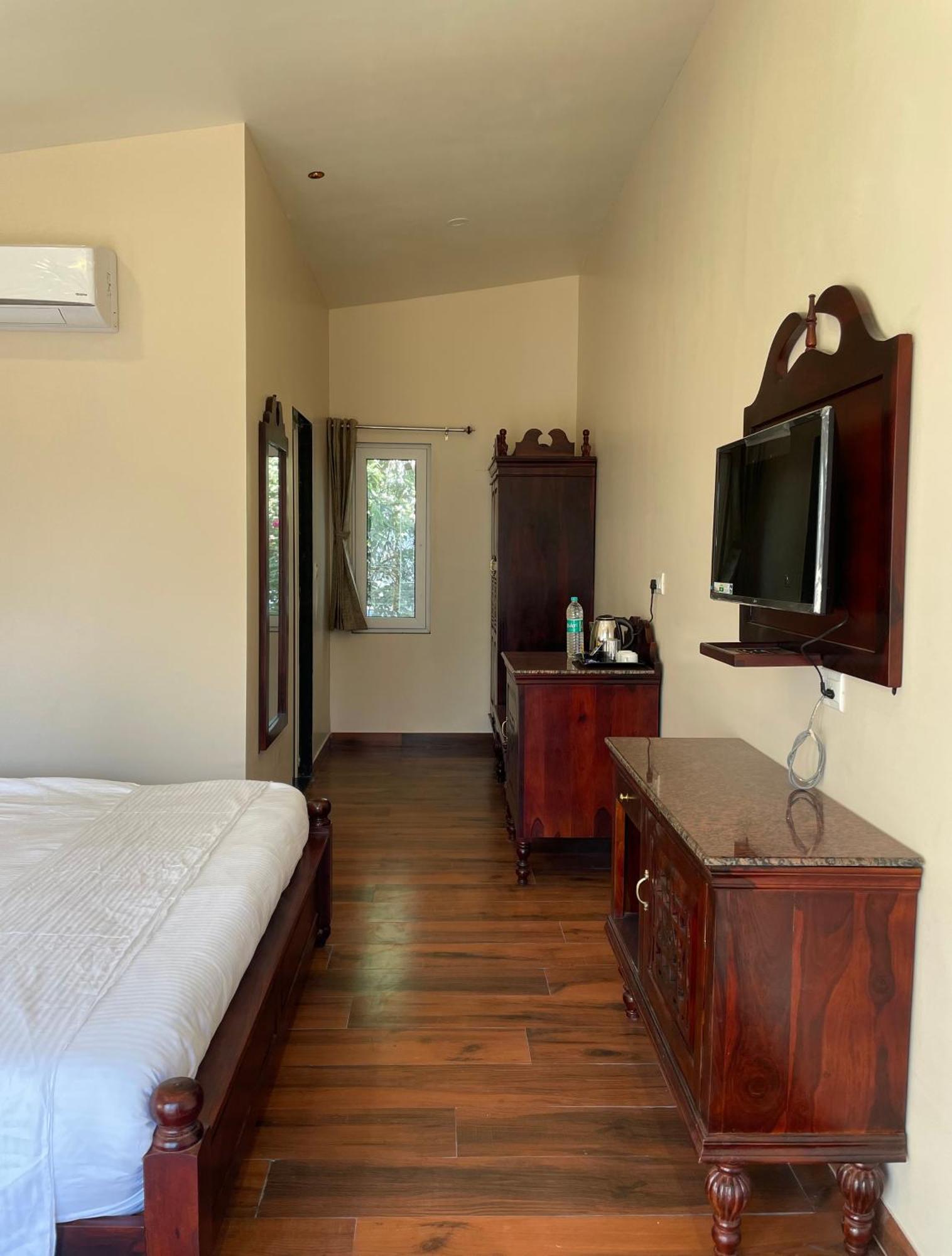 Vrindavan Greens Resort Удайпур Екстериор снимка